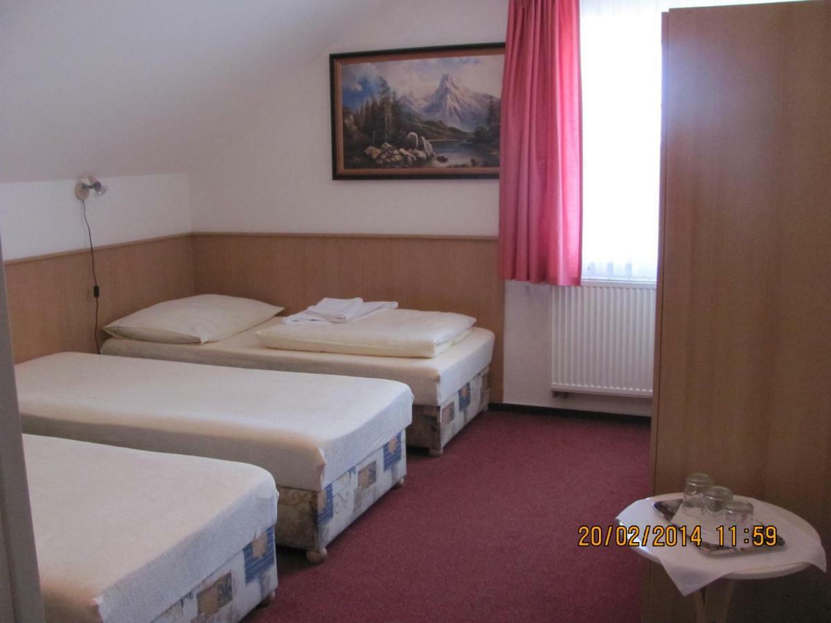 Sindleruv Dvur Hotel Krmelin Ngoại thất bức ảnh