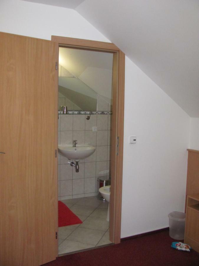 Sindleruv Dvur Hotel Krmelin Ngoại thất bức ảnh